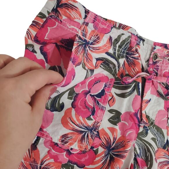 Gap | Linen Blend Tropical Flower Lightweight Shorts with Pockets - Picture 3 of 8